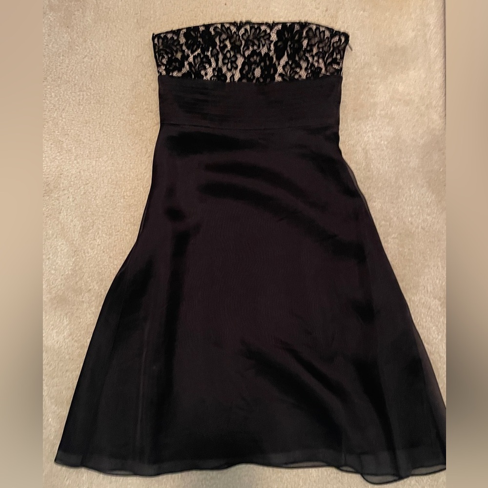 Elegant Black Lace Strapless Dress
